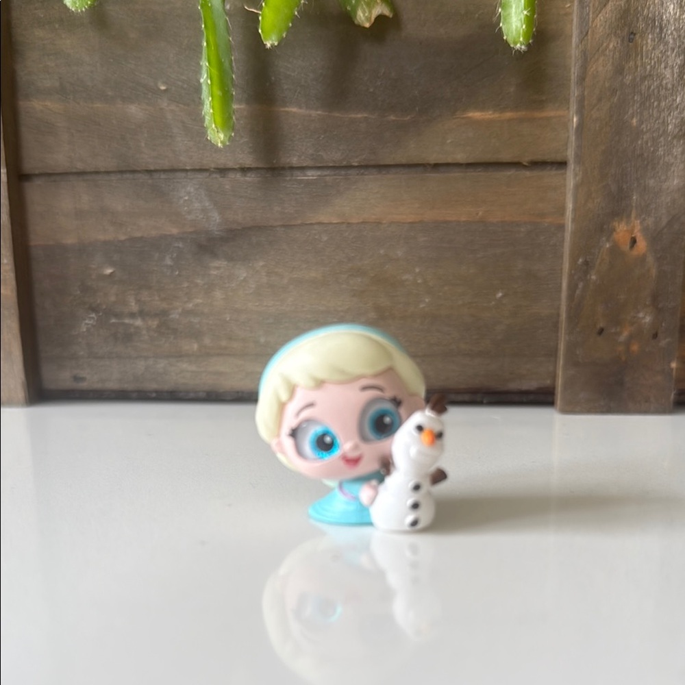 Disney Doorables remember when young Elsa